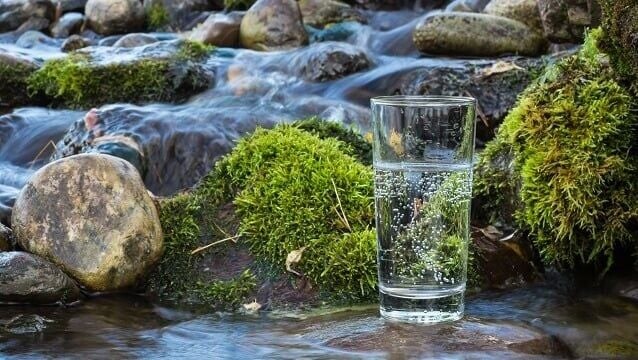 Ferahlatıcı İksir: Doğal Maden Suyunun Harikalarını Keşfetmek